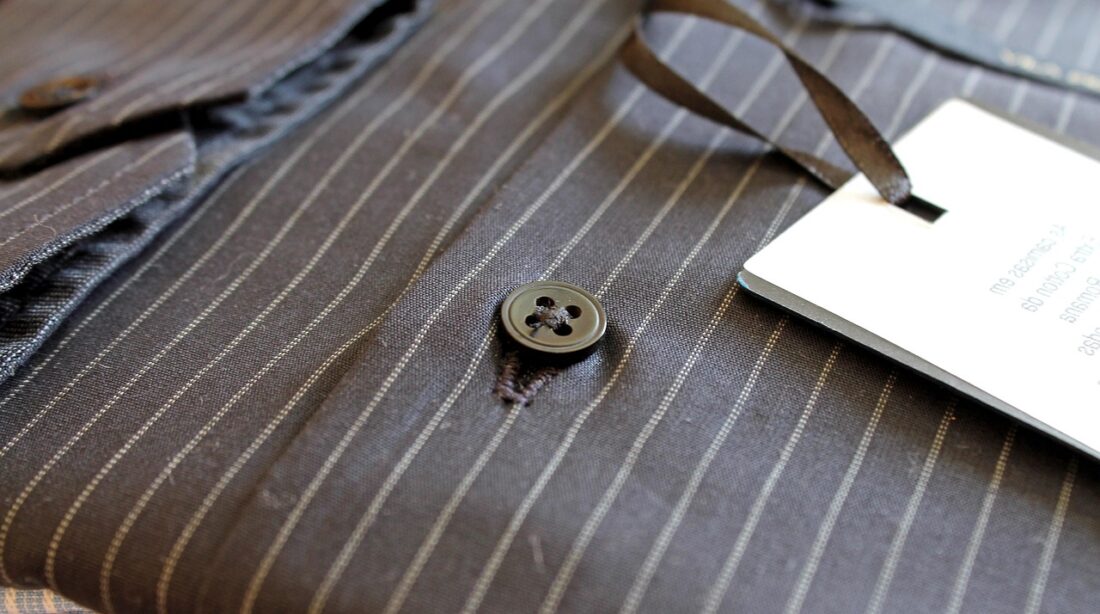 Ubrania używane Tommy Hilfiger – klasyczny styl w nowoczesnym obiegu